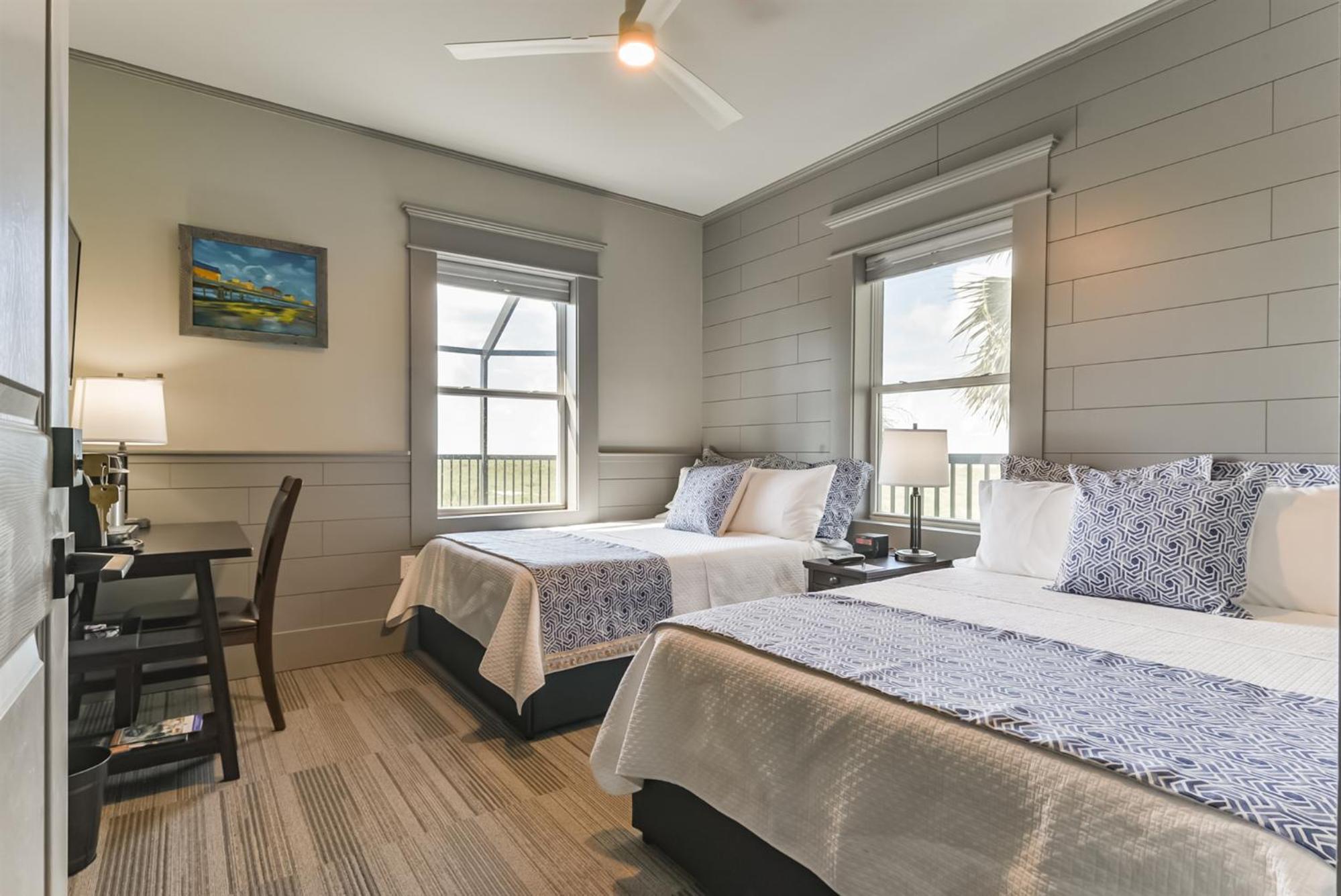 Harborwalk Lodge Hitchcock Bagian luar foto