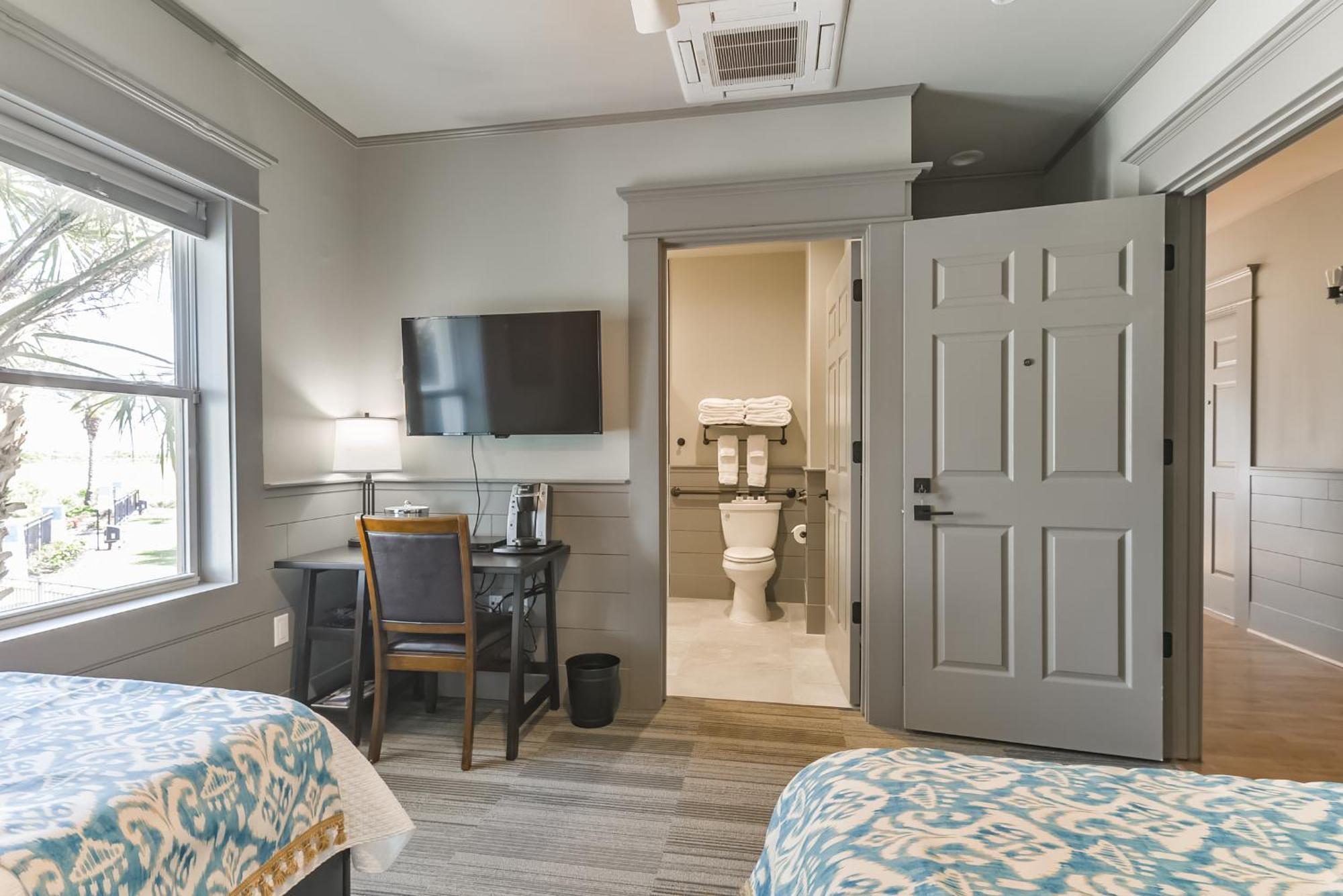 Harborwalk Lodge Hitchcock Bagian luar foto