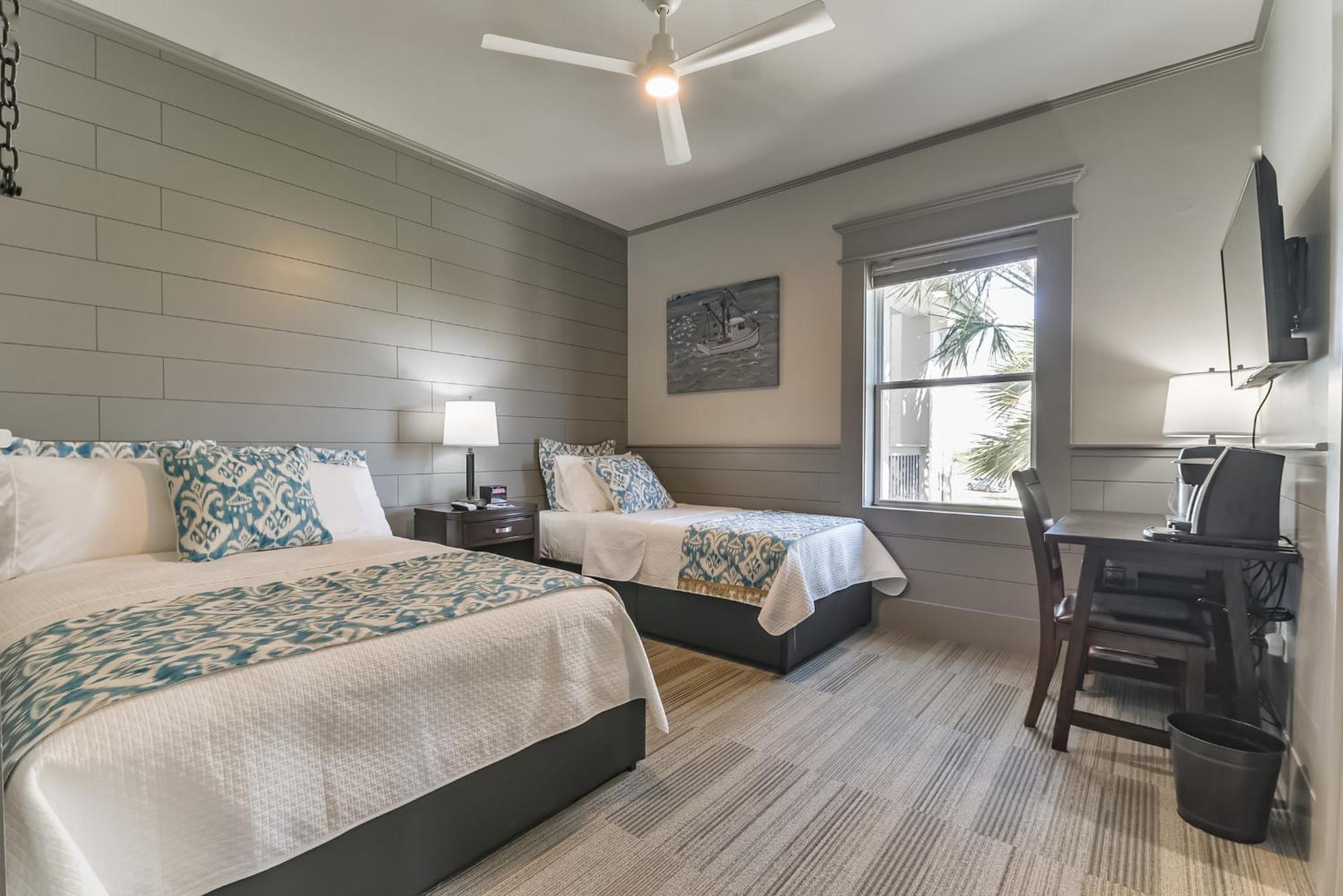 Harborwalk Lodge Hitchcock Bagian luar foto